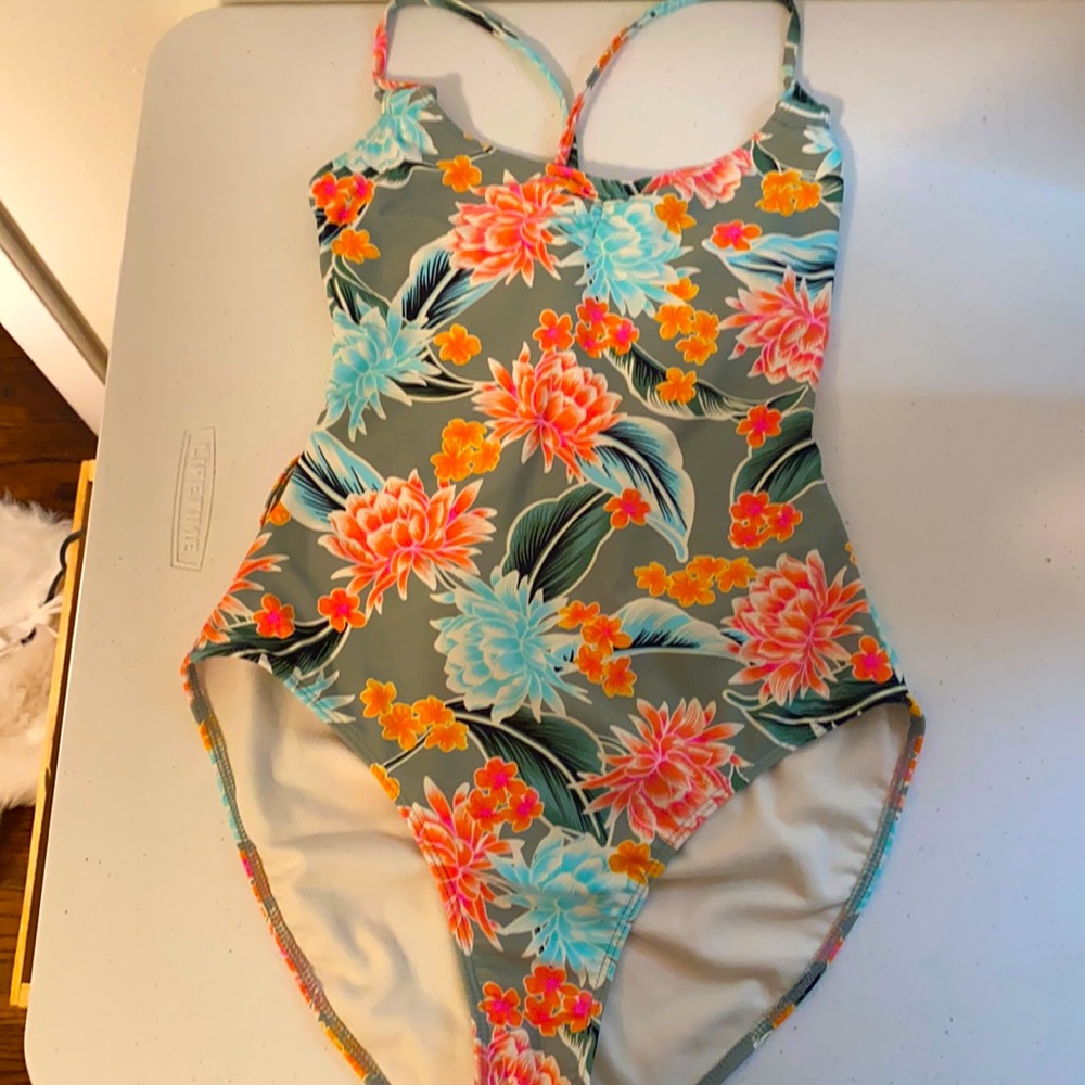 women’s one piece bathing suit